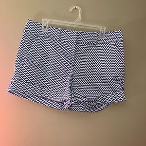 New York & Company Chevron Blue and White Shorts Size 12